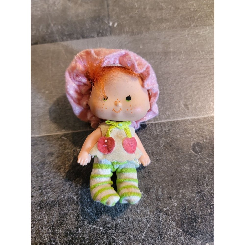 American Greetings 1979 pink bonnet girl doll cherry outfit toy figure